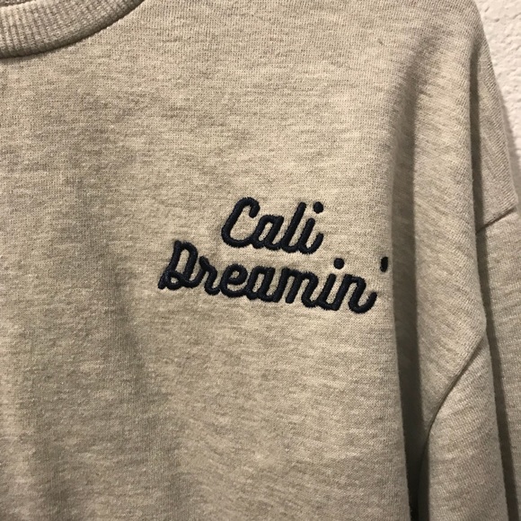 Cropped Crew Neck. - Picture 3 of 3